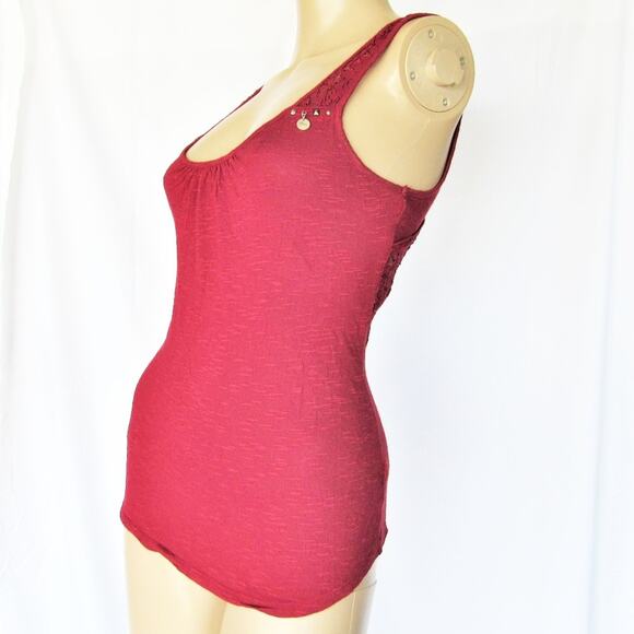 Guess Women's Red Sleeveless Studded Lace Inset Pullover Tank Top Size S - Picture 4 of 6